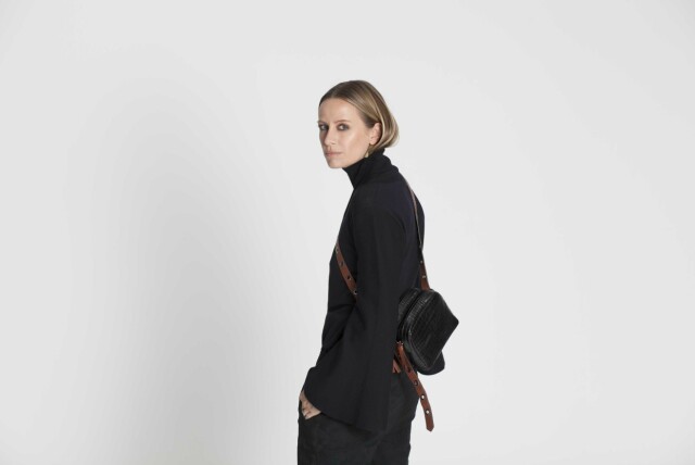 I VOGUE: Celine Aagaard gjorde en shoot for Vogue, og i utgaven kan du se hvordan hun styler vesken på ulike måter. Foto: Privat I VOGUE: Celine Aagaard gjorde en shoot for Vogue, og i utgaven kan du se hvordan hun styler vesken på ulike måter. Foto: Privat